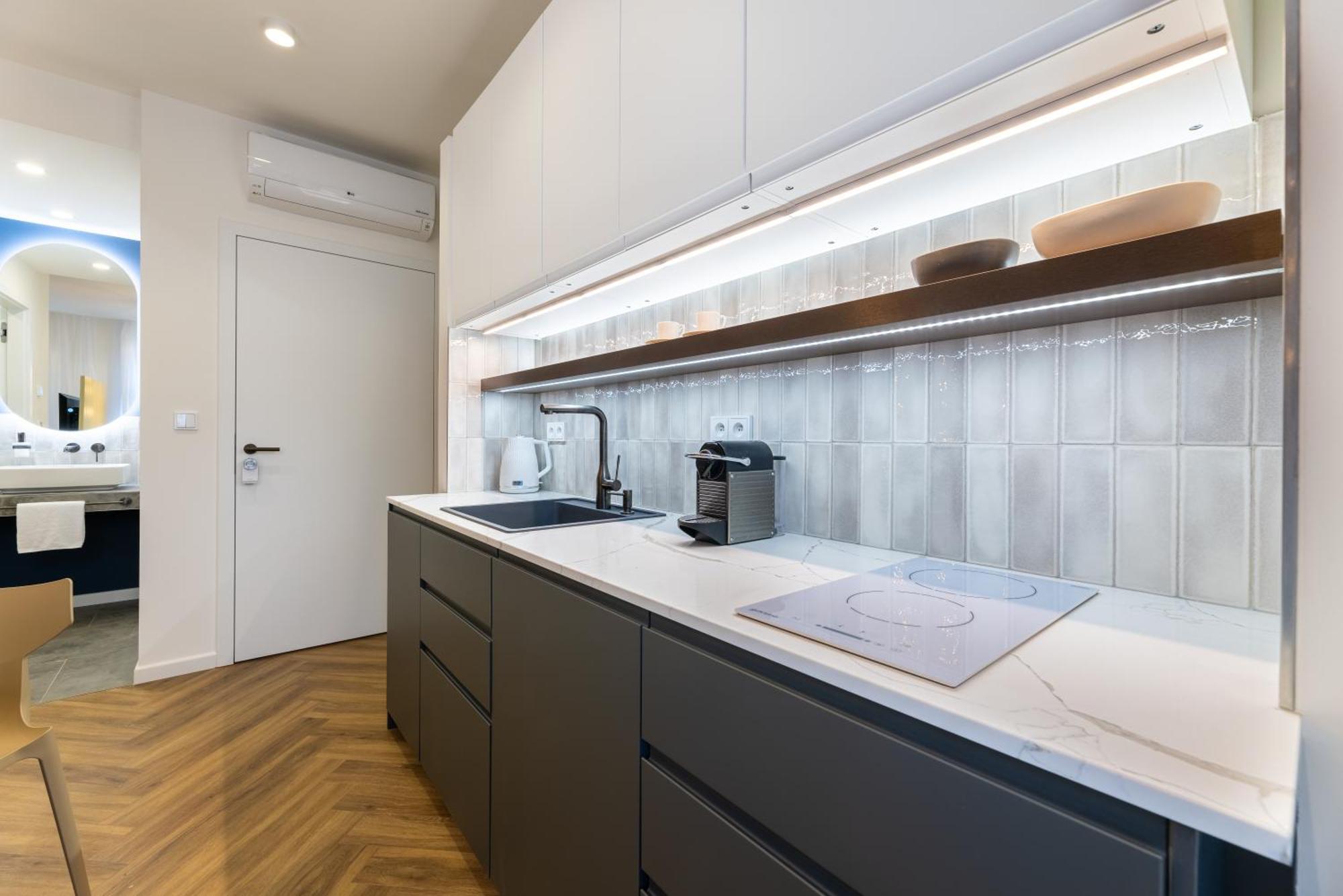 Design Close To Wenceslas Square With Ac Prag